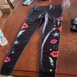 Lips patterned leggings